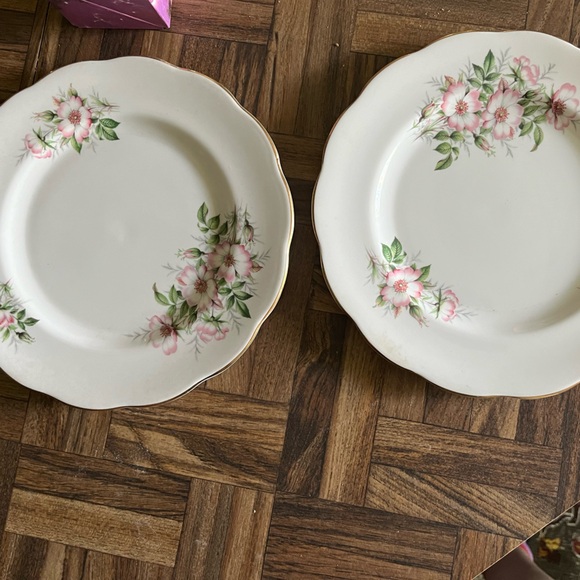 Pair of Royal Albert Bone China Friendship Plates - Marigold. Vintage Pristine - Picture 3 of 5